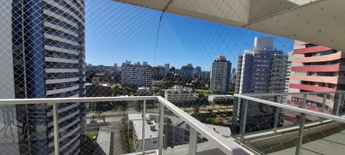 Apartamento ID.114 - Apartamento de 2 dormitorios en Punta del Este, zona playa brava - Piso alto - Pisicina