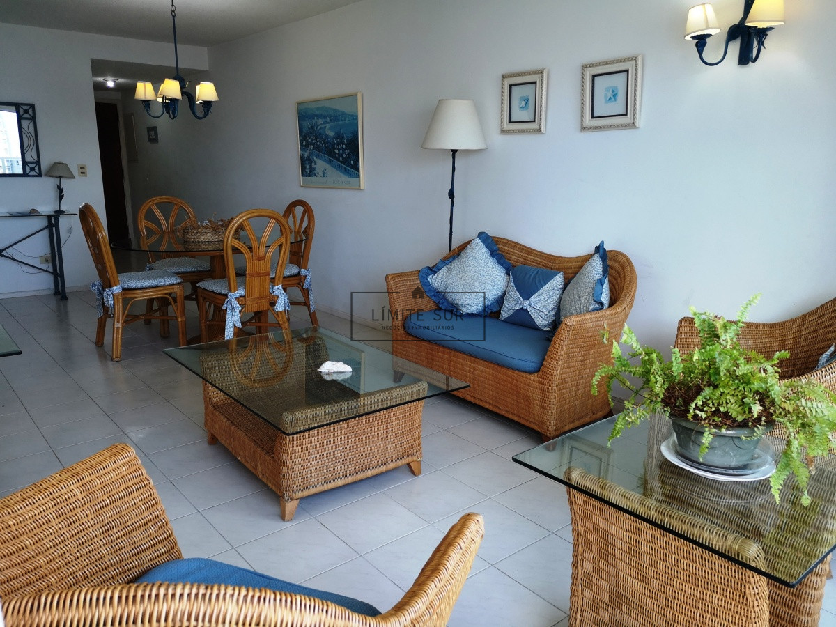 Apartamento ID.113 - Alquiler de apartamento en Punta del Este, zona de playa brava