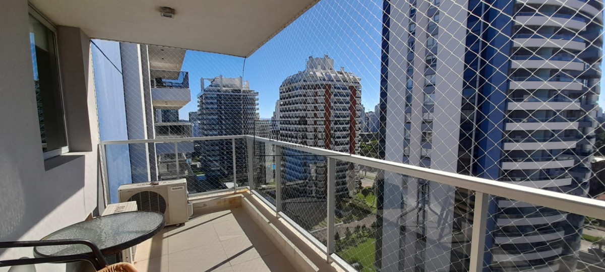 Apartamento ID.114 - Apartamento de 2 dormitorios en Punta del Este, zona playa brava - Piso alto - Pisicina