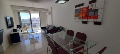 Apartamento de 2 dormitorios en Punta del Este, zona playa brava - Piso alto - Pisicina