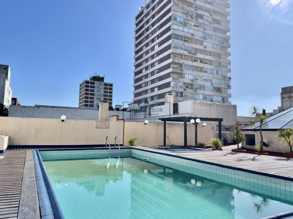 Apartamento ID.117 - Venta y alquiler temporal de apartamento en Punta del Este, Península Ph, con muy linda vista al mar, 3 dormitorios 2 baños, piscina