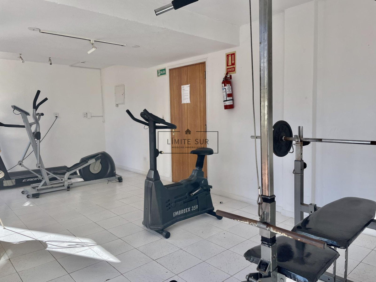 Apartamento ID.117 - Venta y alquiler temporal de apartamento en Punta del Este, Península Ph, con muy linda vista al mar, 3 dormitorios 2 baños, piscina