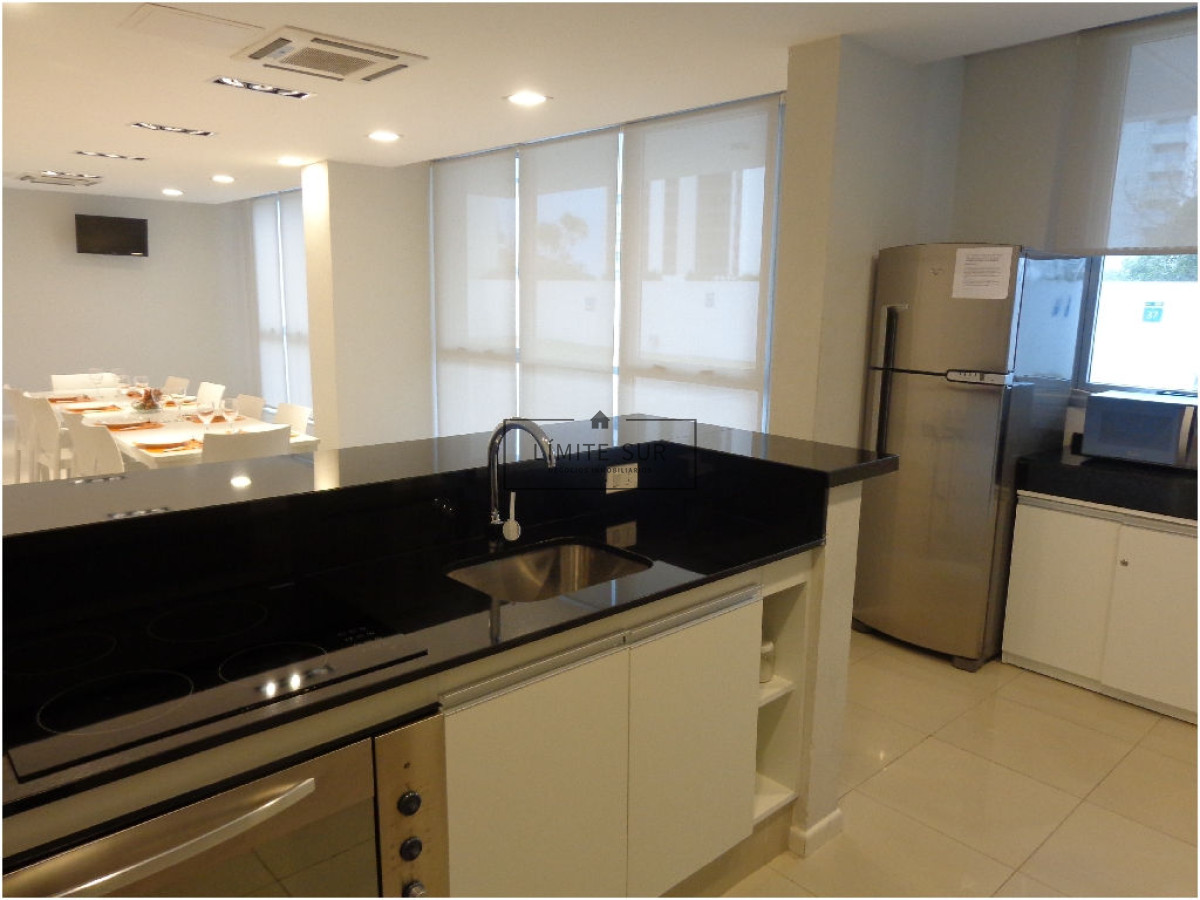 Apartamento ID.114 - Apartamento de 2 dormitorios en Punta del Este, zona playa brava - Piso alto - Pisicina