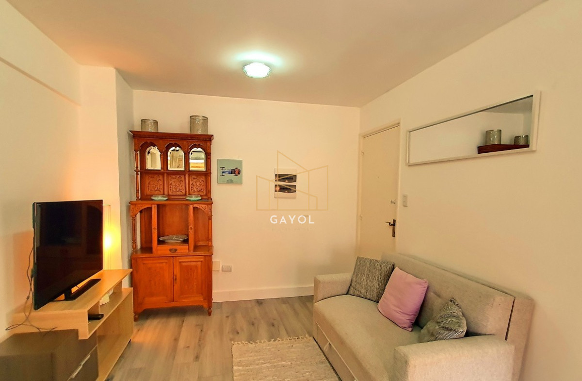 Apartamento ID.697 - Apartamento en venta en Punta del Este, Península,1 dormitorio, terraza, bajos gastos, reciclado, 