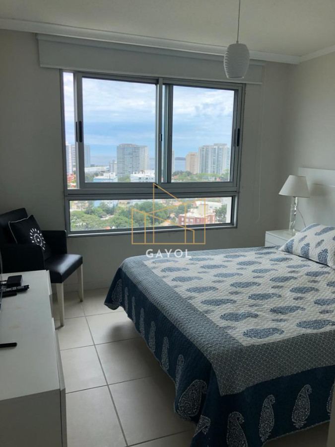 Apartamento ID.77 - Apartamento de 2 dormitorios en venta y alquiler de temporada en Punta del Este, zona Roosevelt