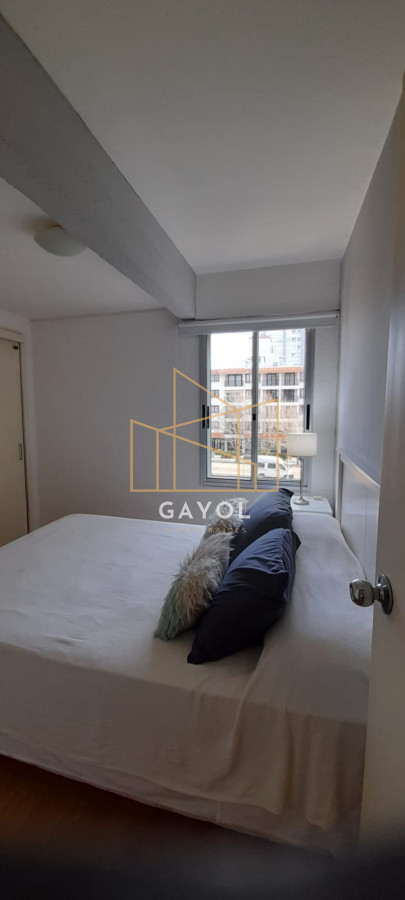 Apartamento ID.696 - Apartamento en Venta en Peninsula - Punta del Este, Excelente ubicación a 1 cuadra de Gorlero, Bajas expensas, con garage