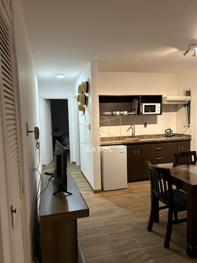 Apartamento ID.695 - Venta de apartamento en Península, Punta del Este, 1 dormitorio 