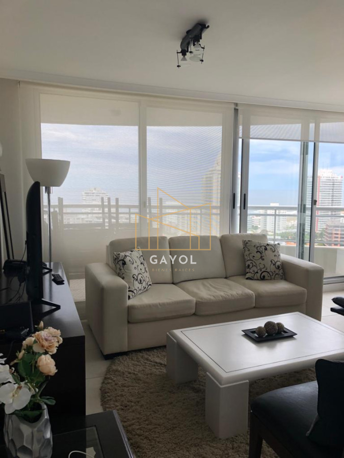 Apartamento ID.77 - Apartamento de 2 dormitorios en venta y alquiler de temporada en Punta del Este, zona Roosevelt