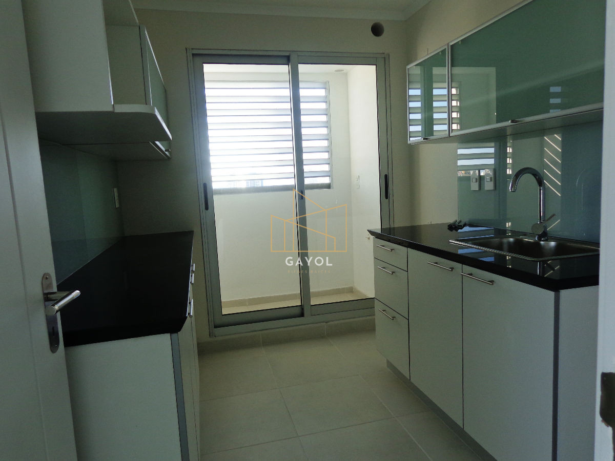 Apartamento ID.77 - Apartamento de 2 dormitorios en venta y alquiler de temporada en Punta del Este, zona Roosevelt
