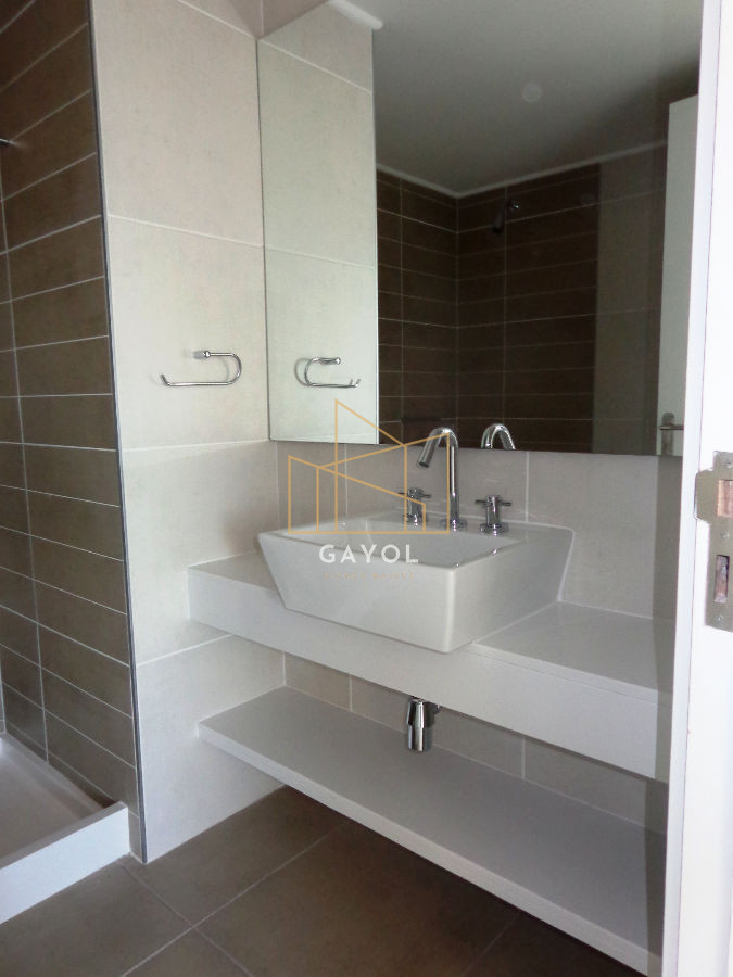 Apartamento ID.77 - Apartamento de 2 dormitorios en venta y alquiler de temporada en Punta del Este, zona Roosevelt