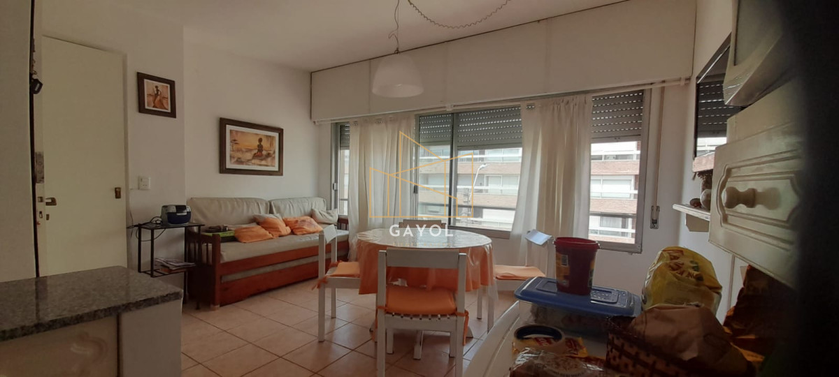 Apartamento ID.606 - Venta de Apartamento en Punta del Este, Península, bajos gastos