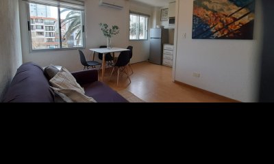 Apartamento en Venta en Peninsula - Punta del Este, Excelente ubicación a 1 cuadra de Gorlero, Bajas expensas, con garage