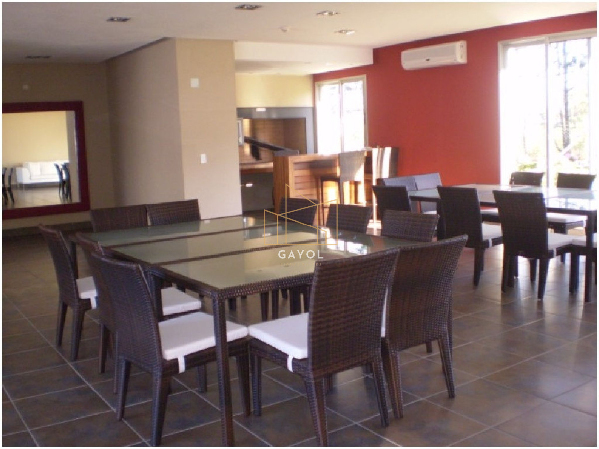 Apartamento ID.77 - Apartamento de 2 dormitorios en venta y alquiler de temporada en Punta del Este, zona Roosevelt