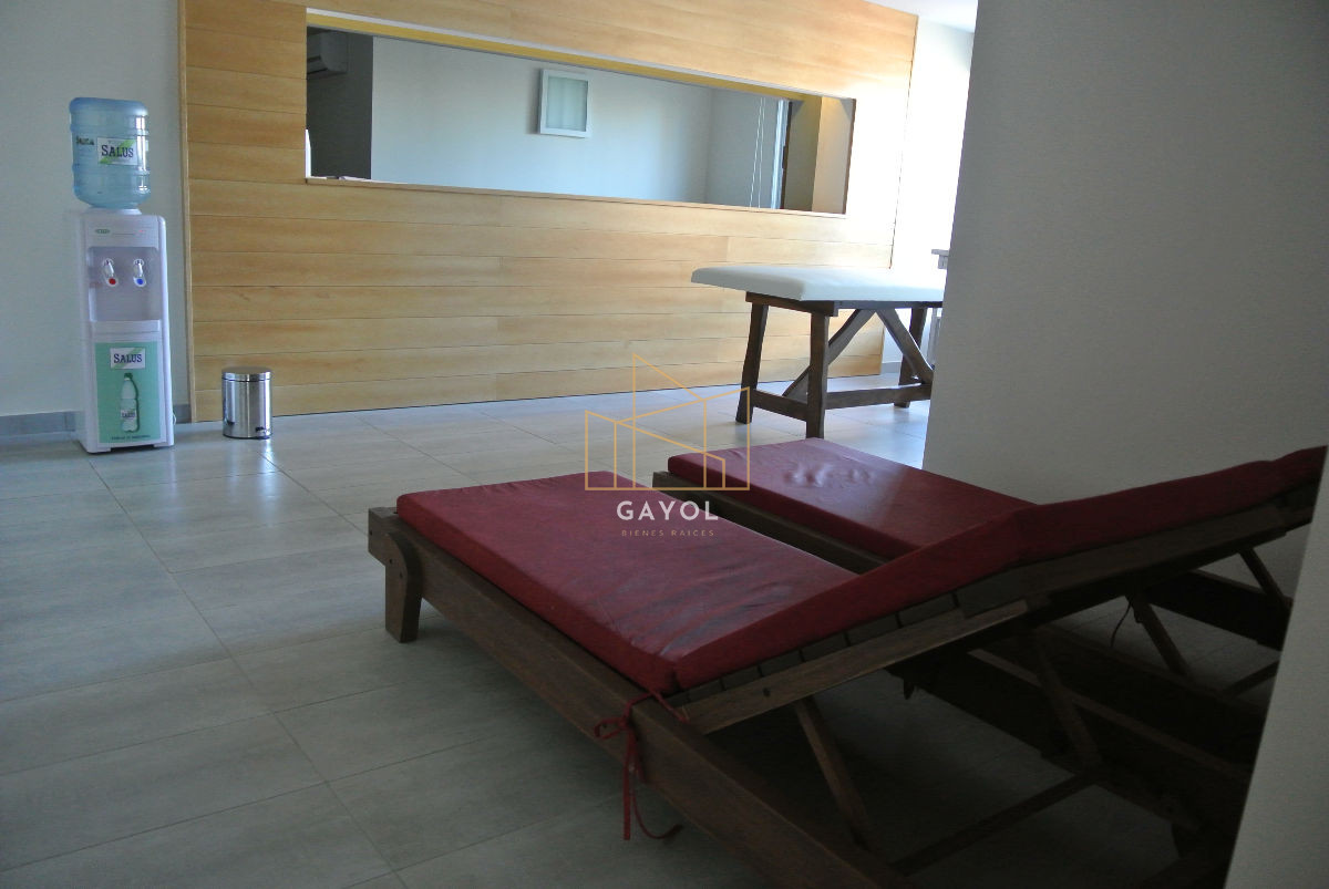 Apartamento ID.77 - Apartamento de 2 dormitorios en venta y alquiler de temporada en Punta del Este, zona Roosevelt