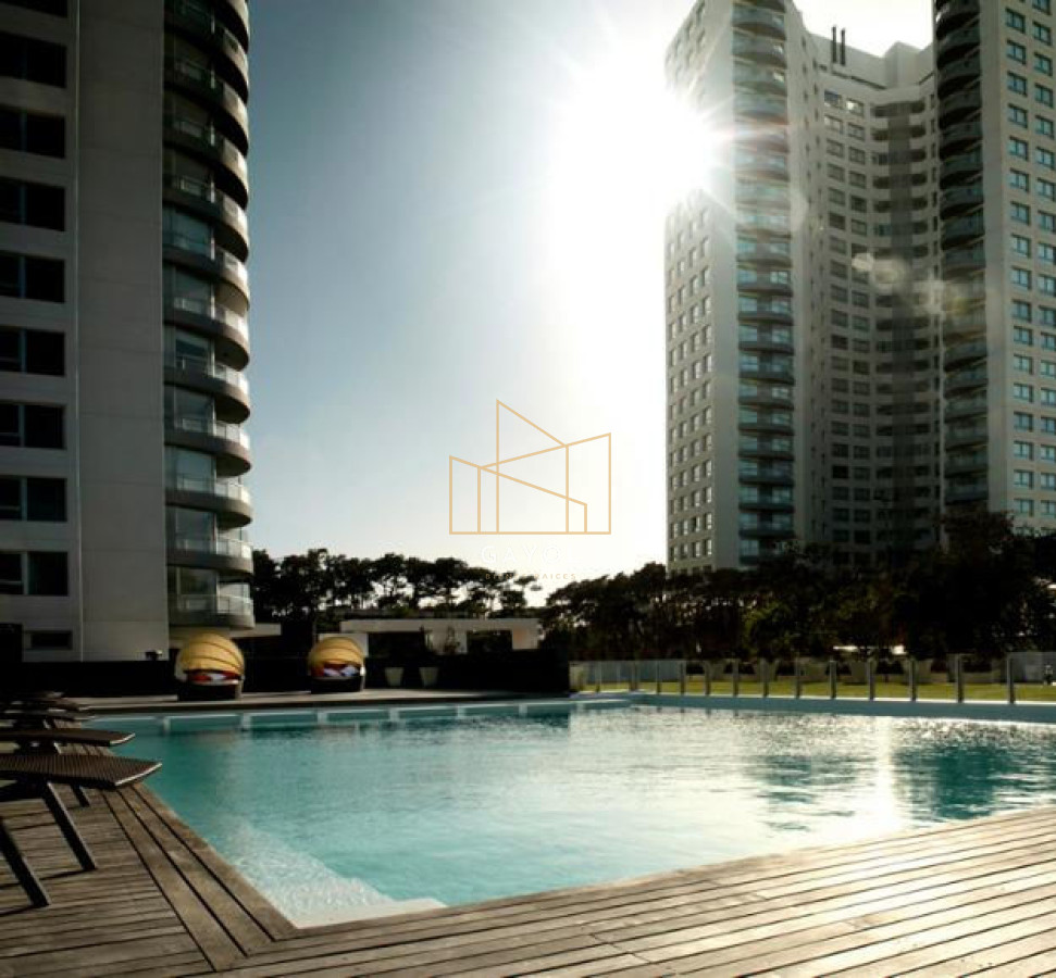 Apartamento ID.77 - Apartamento de 2 dormitorios en venta y alquiler de temporada en Punta del Este, zona Roosevelt