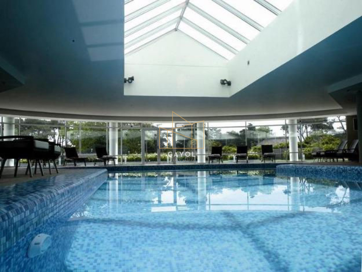 Apartamento ID.77 - Apartamento de 2 dormitorios en venta y alquiler de temporada en Punta del Este, zona Roosevelt