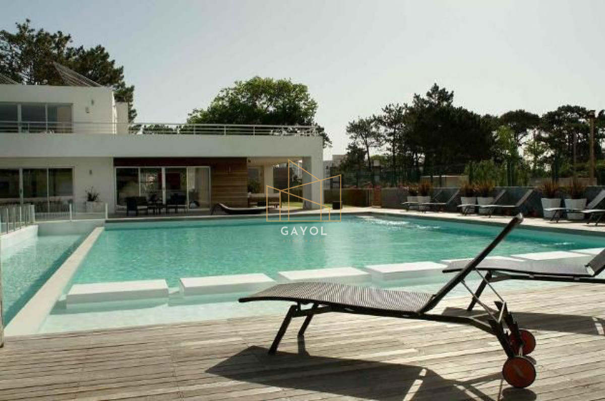 Apartamento ID.77 - Apartamento de 2 dormitorios en venta y alquiler de temporada en Punta del Este, zona Roosevelt