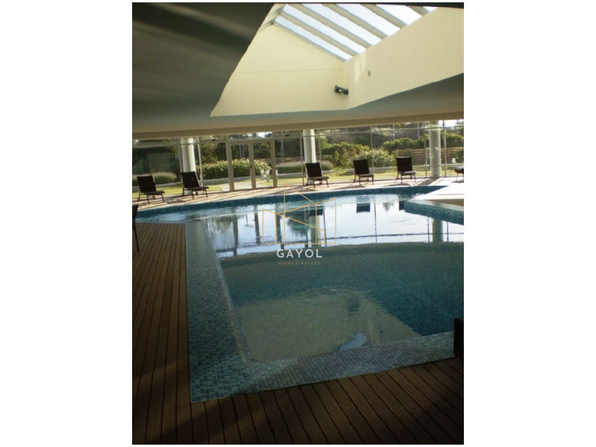 Apartamento ID.77 - Apartamento de 2 dormitorios en venta y alquiler de temporada en Punta del Este, zona Roosevelt