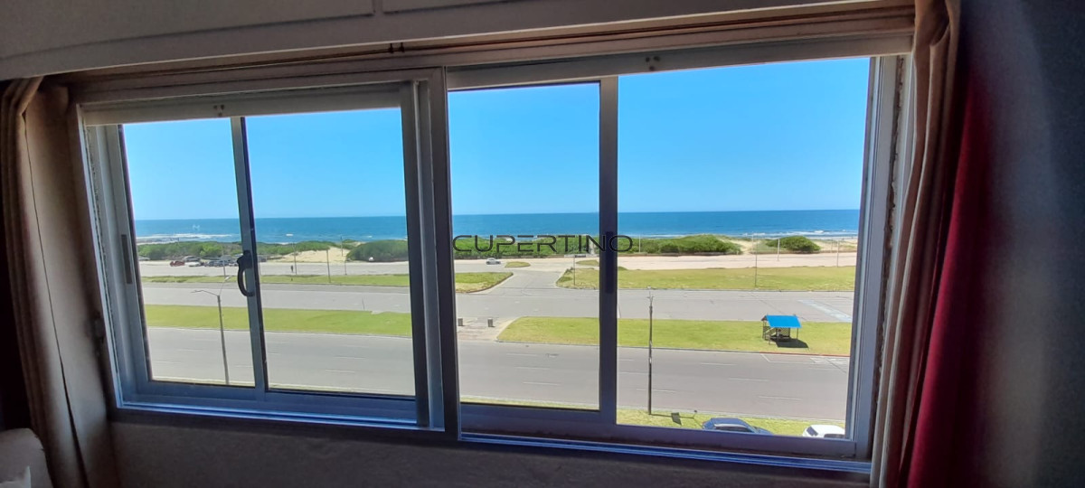 Apartamento ID.233 - Venta  y Alquiler de temporada de Apartamento en 1era línea Brava, 1 dormitorio y medio