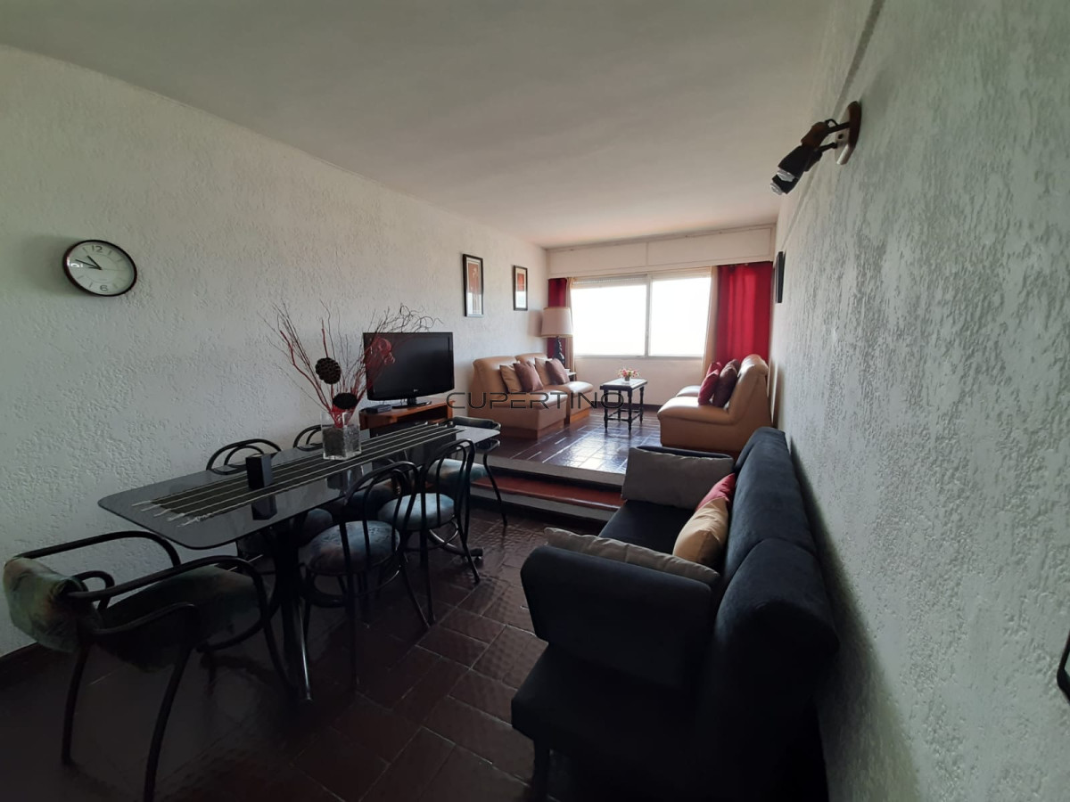 Apartamento ID.233 - Venta  y Alquiler de temporada de Apartamento en 1era línea Brava, 1 dormitorio y medio