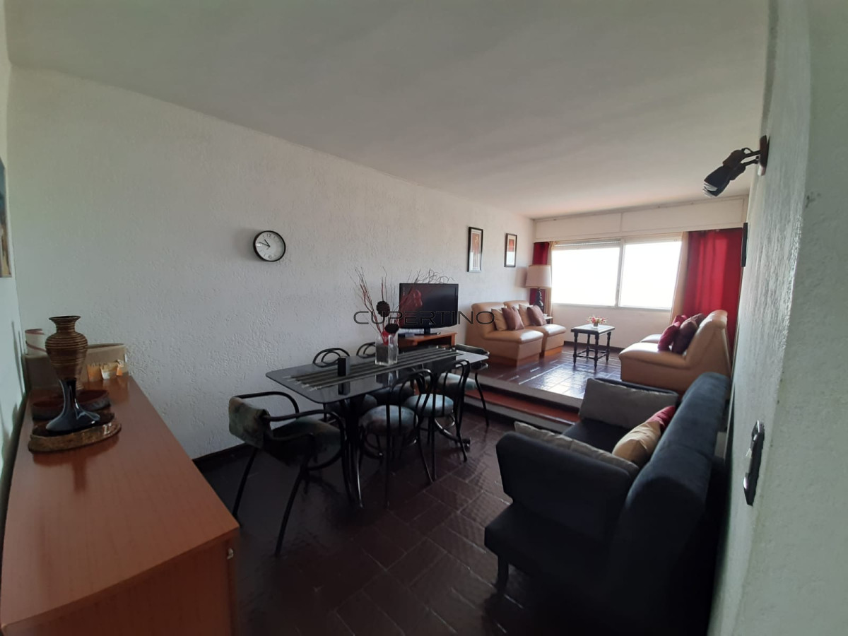 Apartamento ID.233 - Venta  y Alquiler de temporada de Apartamento en 1era línea Brava, 1 dormitorio y medio
