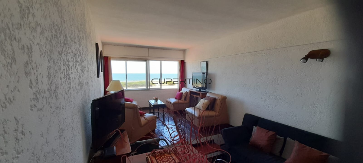 Apartamento ID.233 - Venta  y Alquiler de temporada de Apartamento en 1era línea Brava, 1 dormitorio y medio