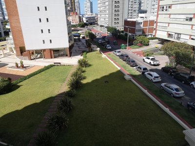 Apartamento en Punta del Este, próximo a playa Brava y Mansa, buenos servicios, próximo Enjoy, Conrad - GOR94A
