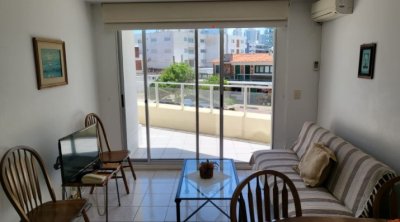 Apartamento en Alquiler temporal a metros de la playa!!!, con servicios - GOR858A