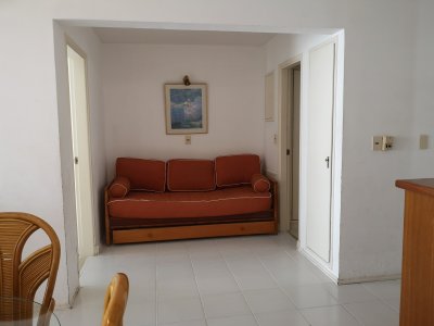 Apartamento en Punta del Este, próximo a playa Brava y Mansa, buenos servicios, próximo Enjoy, Conrad - GOR94A