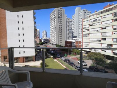 Apartamento en Punta del Este, próximo a playa Brava y Mansa, buenos servicios, próximo Enjoy, Conrad - GOR94A
