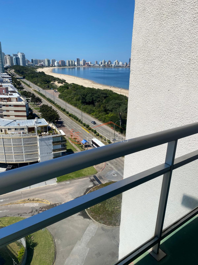 Apartamento en Mansa - Punta del Este, en edifio frente al mar - Para 4 personas - GOR29262A