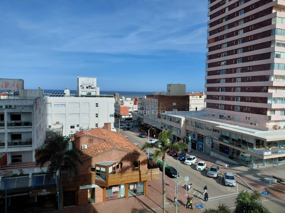 Apartamento en Alquiler de Temporada en Punta del Este, Península - GOR12727A