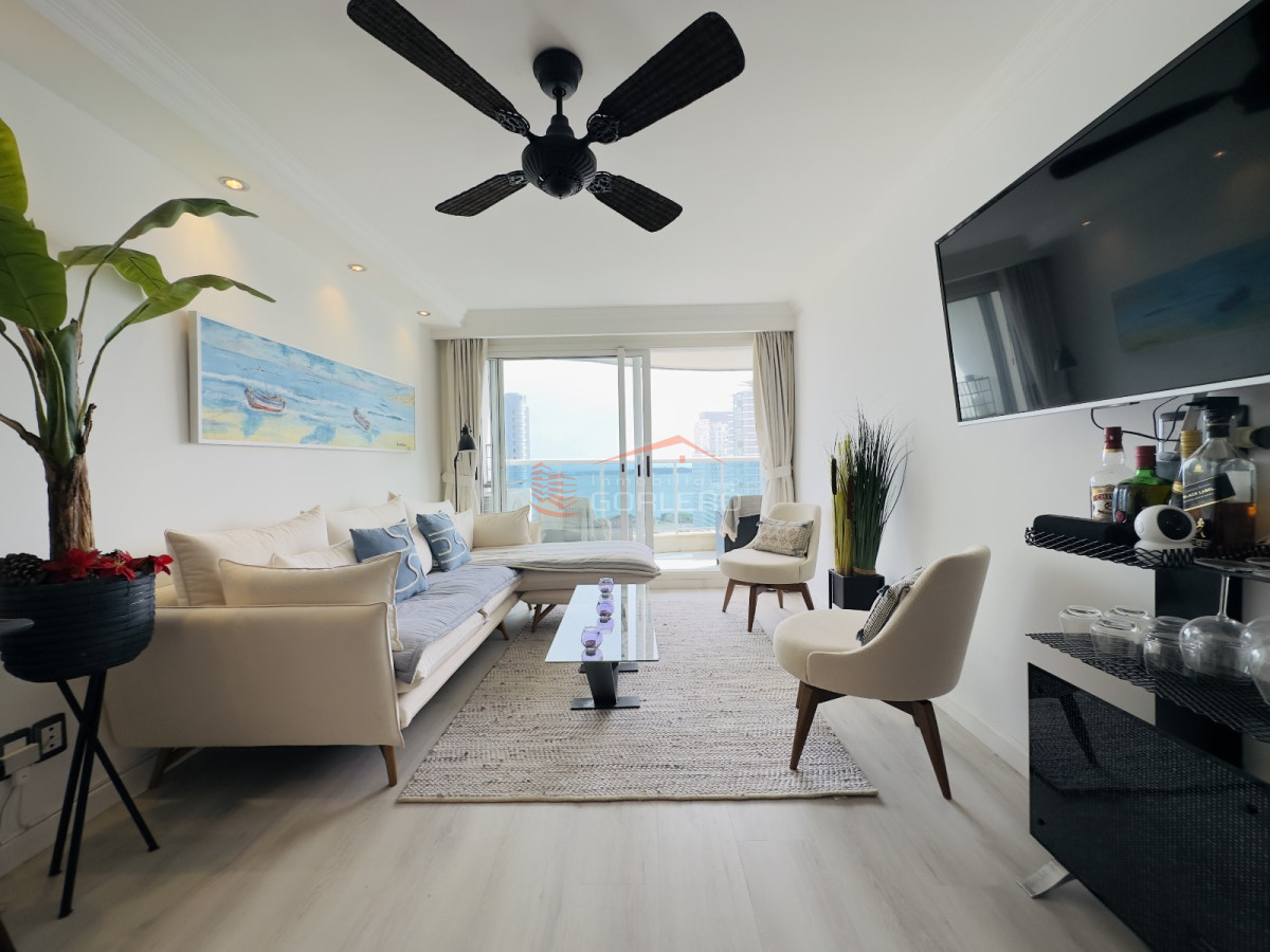 Espectacular vista!!! Mansa, a poca distancia de la playa, Venta de apartamento con parrillero propio en Punta del Este