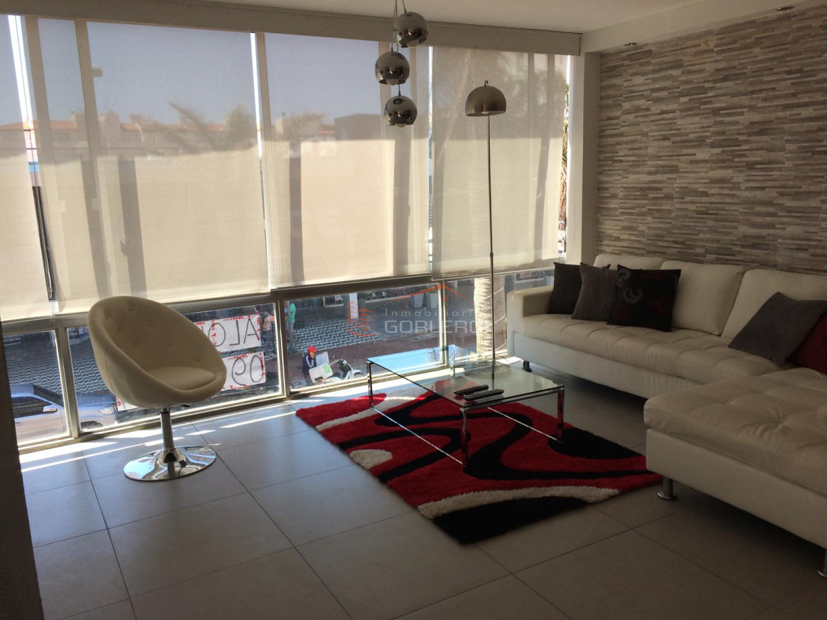 Venta de Apartamento en Punta del Este , Península, Céntrico con 3 dormitorios reciclado - GOR26567A
