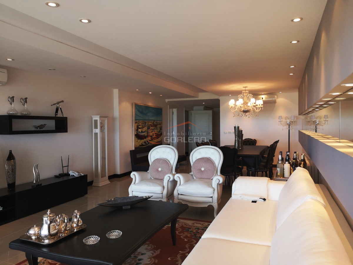 PUNTA DEL ESTE - Brava - Espectacular Venta de Apartamento en primera línea*3 dormitorios - GOR2625A