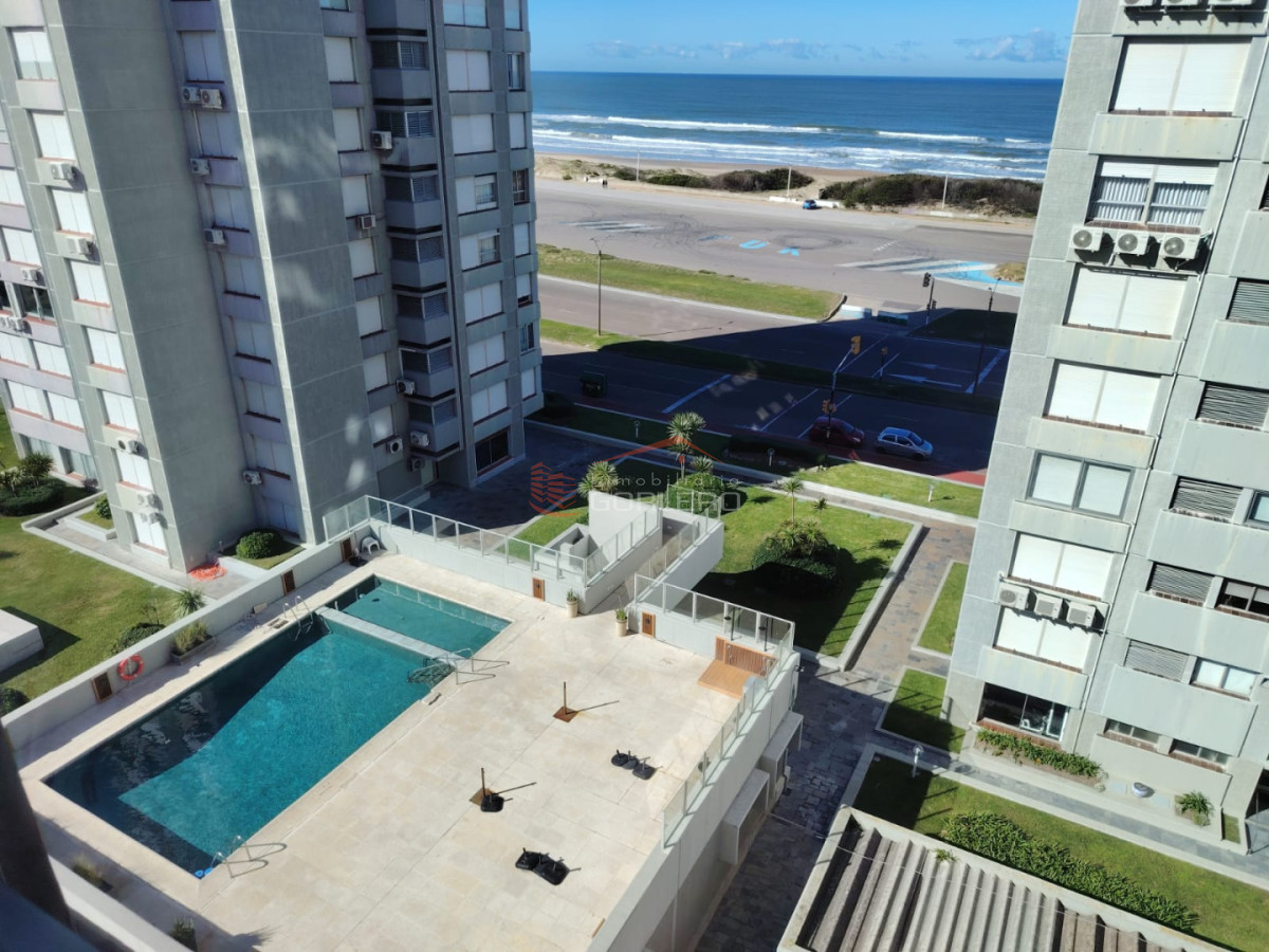 Apto disponible para la venta a 50 m del mar OPORTUNIDAD  - GOR30200A