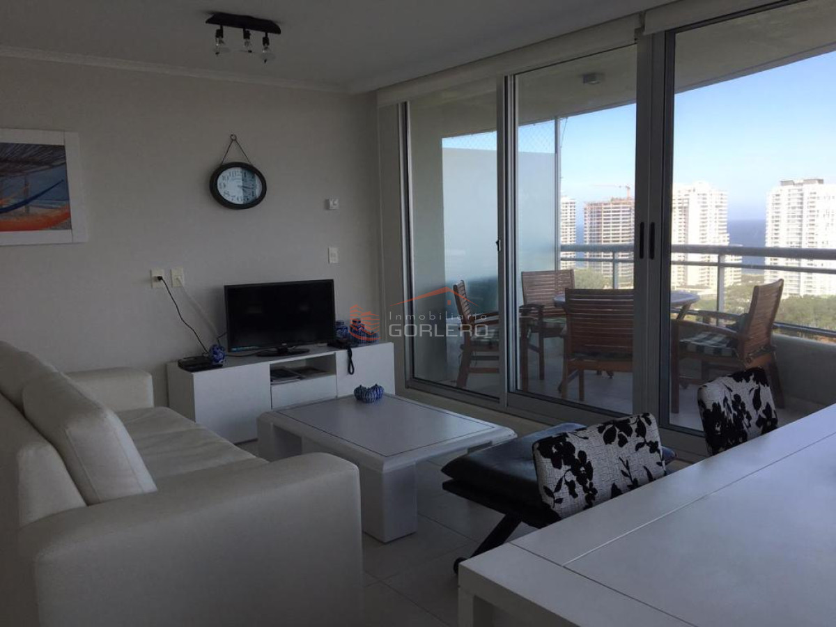 Apartamento de 2 dormitorios en venta y alquiler de temporada en Punta del Este, zona Roosevelt - GOR14030A