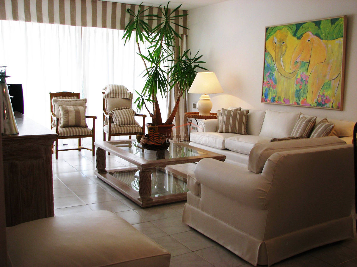 Excelente Apartamento en Punta del Este, Península frente al puerto - GOR130A