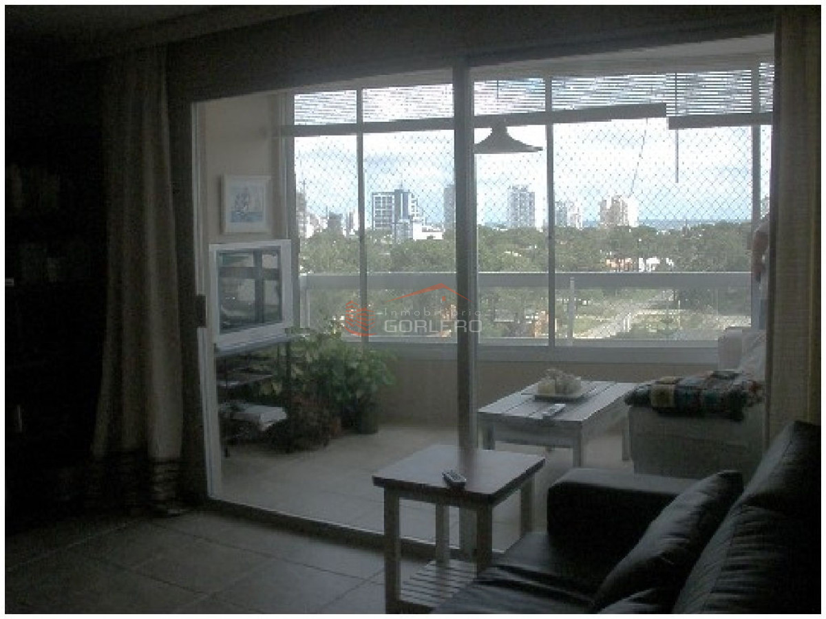 Apartamento de 3 dormitorios en venta en Punta del Este, zona Roosevelt