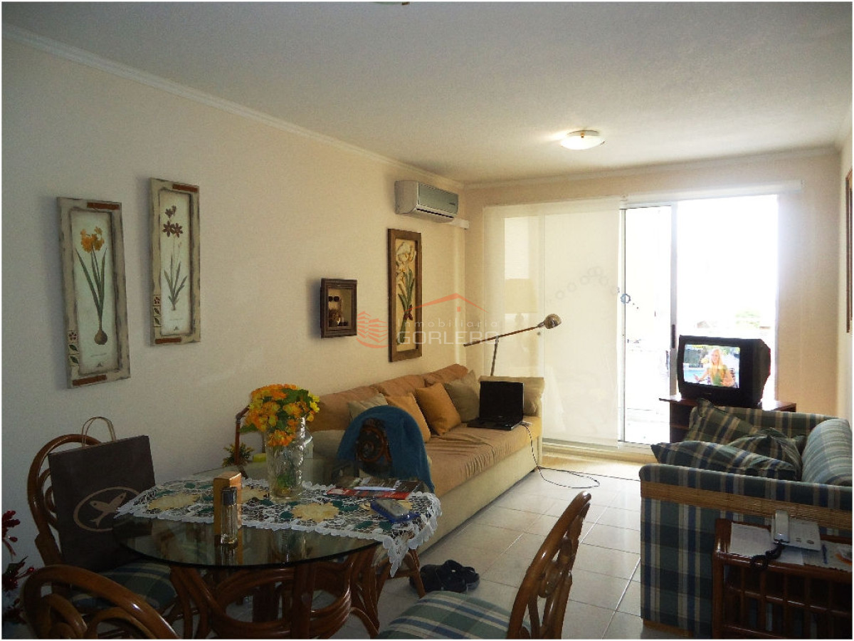 Apartamento en Venta y Alquiler temporal en Punta del Este , Zona Brava
