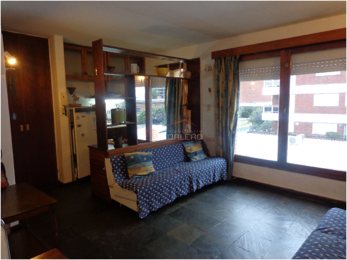 Apartamento en Alquiler en Punta del Este, cerca de playa brava - GOR2322A