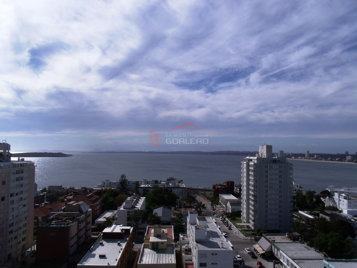 Alquiler de Apartamento de 1 dormitorio con garage en centro Punta del Este, Península  - GOR2861A