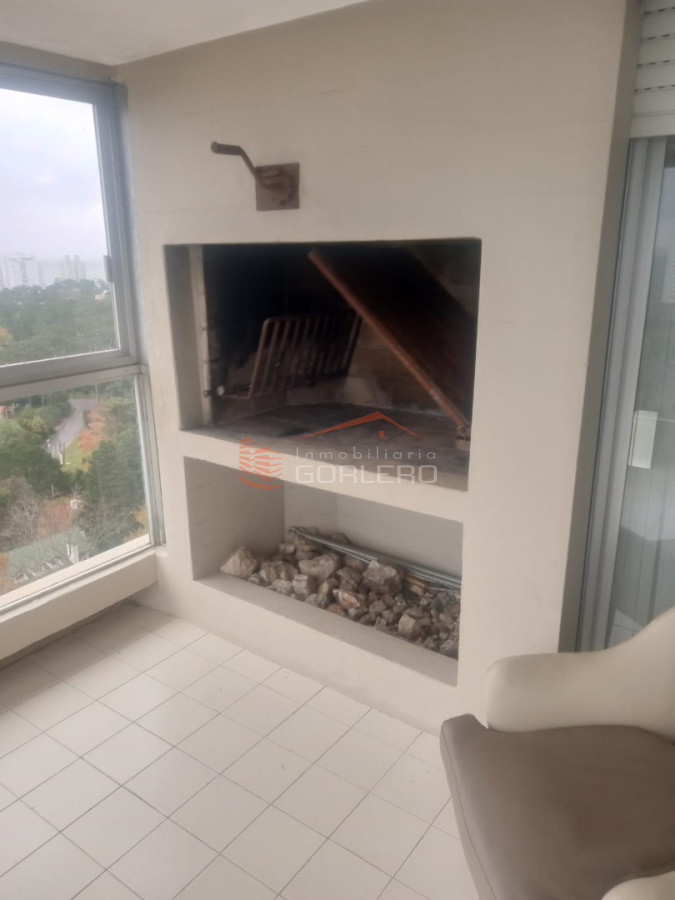 Apto en Venta con 3 dormitorios semipiso    - GOR30183A