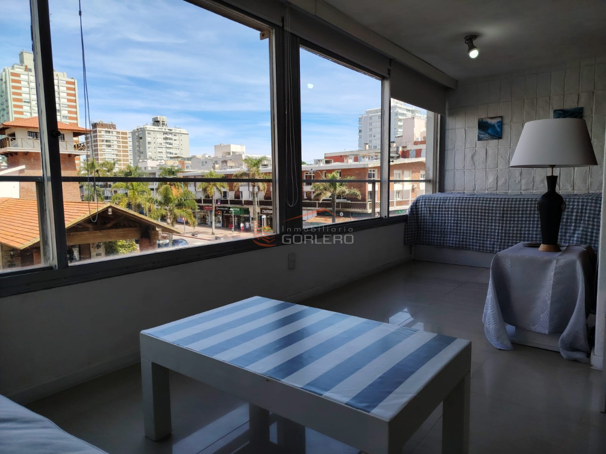 Punta del Este, Alquiler temporal de Apartamento con muy buena ubicación en Gorlero  5 PERSONAS - GOR27978A