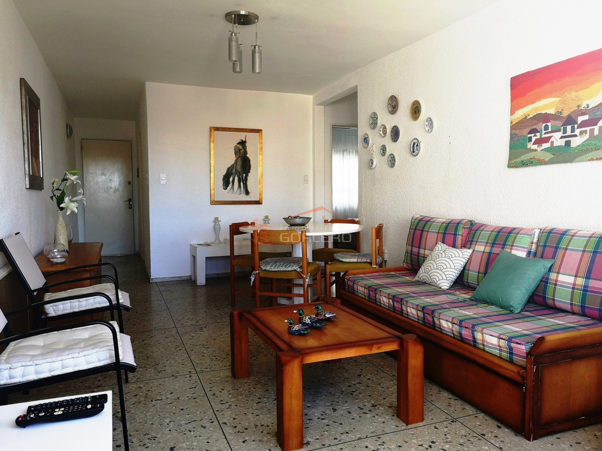 Apartamento en Alquiler en Punta del Este, Centro. - GOR16830A