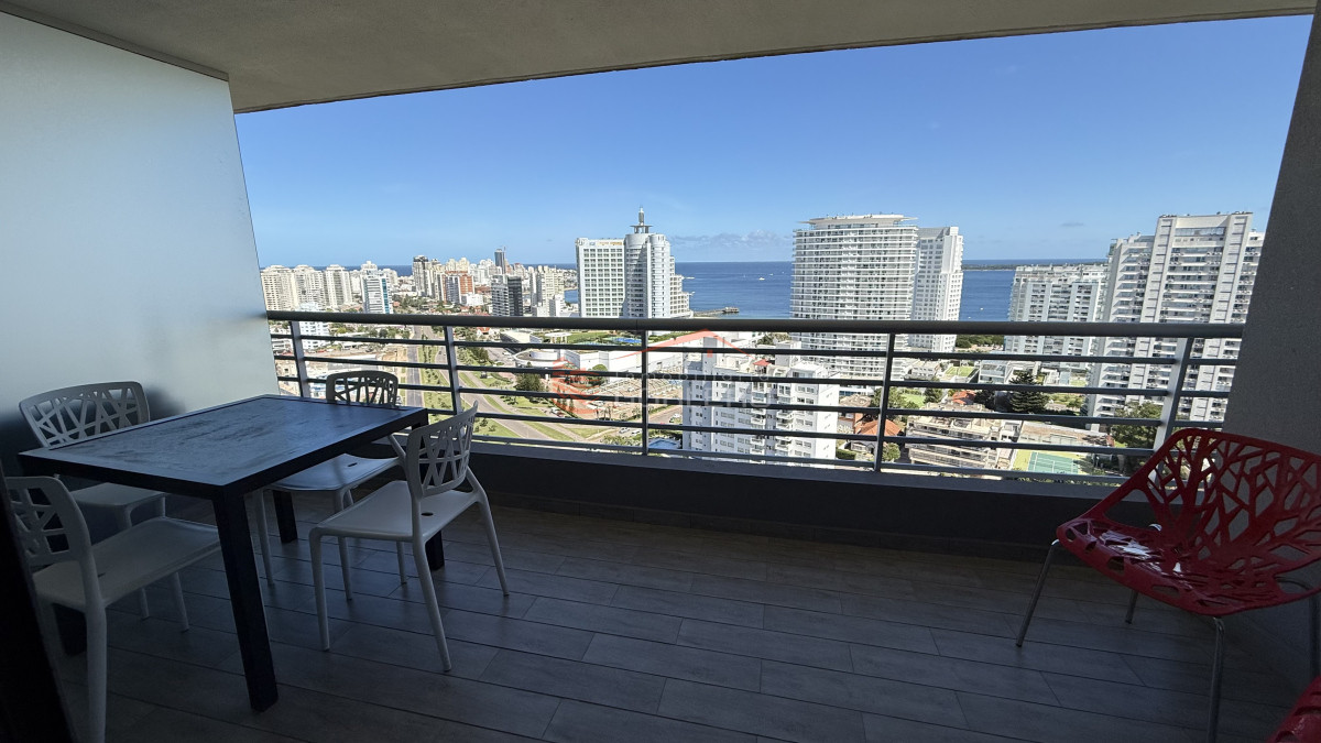 Venta y Alquiler de Apartamento en playa mansa - GOR13559A