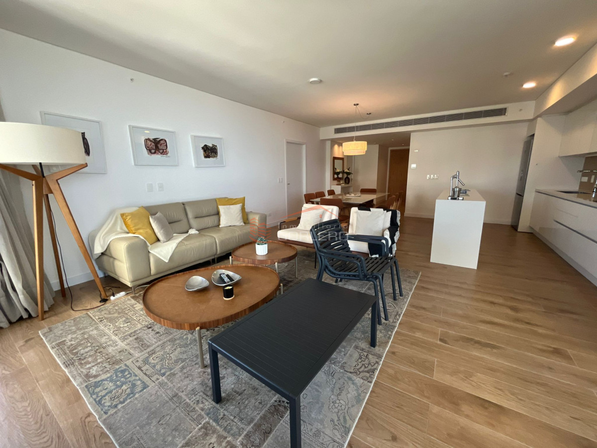 Apartamento premium frente a playa brava en Punta del Este, disponible en alquiler - GOR14252A