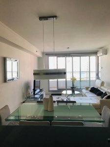 Espectacular apartamento en alquiler temporal en Punta del Este, con servicios