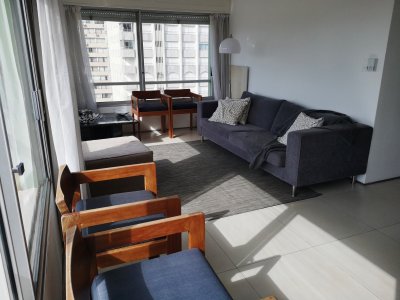Apartamento en Alquiler en Punta del Este, Penìnsula Piso alto muy soleado!