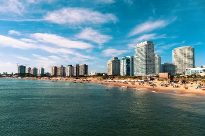 Alquiler de Apartamento en 1era fila frente a la mansa de Punta del ESte, 2 dormitorios